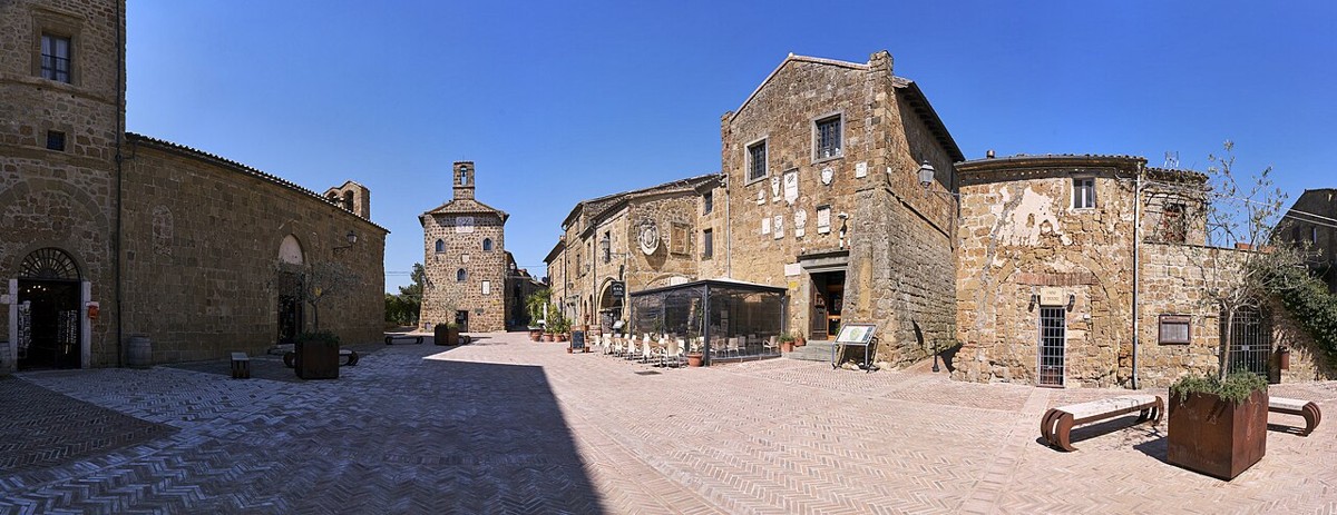 Piazza del Pretorio, Sovana
